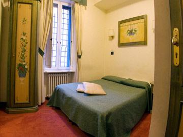 Hotel Domus Tiberina Rome Via In Piscinula 37 00153 Rome Italy