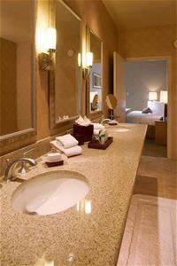 Platinum Hotel Las Vegas 211 East Flamingo Road