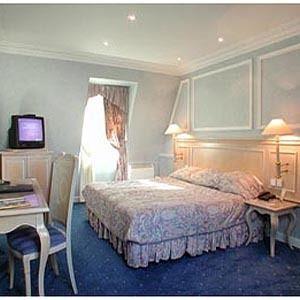 Hotel Chateaubriand Paris 6 Rue Chateaubriand