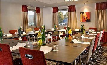 Holiday Inn Express Birmingham Oldbury Birchley Park