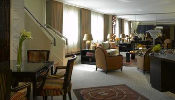 Plaza Athenee Hotel Paris 25 Avenue Montaigne