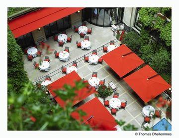 Plaza Athenee Hotel Paris 25 Avenue Montaigne