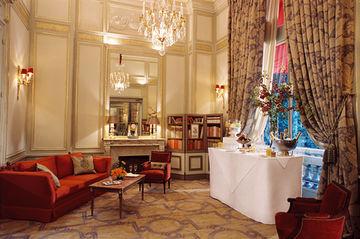 Plaza Athenee Hotel Paris 25 Avenue Montaigne