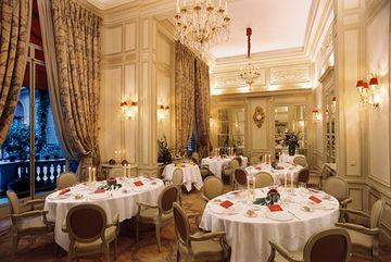 Plaza Athenee Hotel Paris 25 Avenue Montaigne