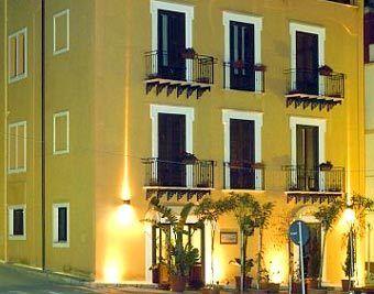 La Piazzetta Hotel Castellammare del Golfo Piazza Europa 8