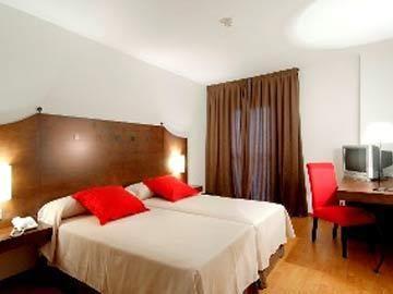 Agora Hotel Caceres Calle Parras 25