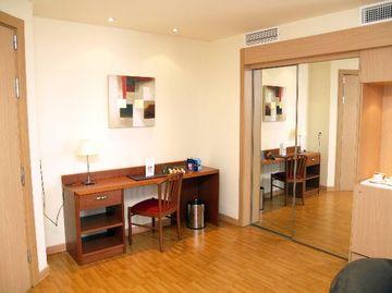 Hotel Alcala Plaza Alcala De Henares Calle Hita 4