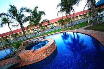 Best Western Pines Country Club Motor Inn Shepparton 103-125 Numurkah Rd