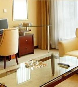 Jinrong International Hotel Shanghai No. 2750 Gonghexin Road