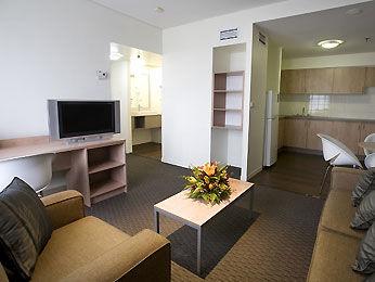 Ibis Hotel Melbourne 15-21 Therry Street