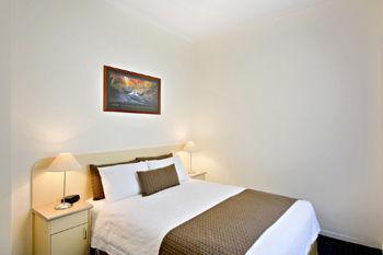 Best Western Melbourne's Princes Park Motor Inn Cnr Royal Parade & Park Street, Carlton North