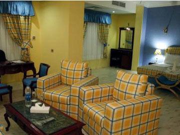 Holidays Express Hotel And Terrace Cairo 2 Gamaet El Dowal El Arbia Street, Mohandesin