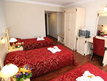 Dabaklar Hotel Kusadasi Candan Tarhan Bulvarı No 42