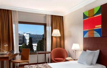 Hilton Parksa Istanbul Hotel Bayildim Caddesi No 12