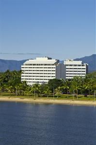 Mercure Hotel Harbourside Cairns 209-217 The Esplanade