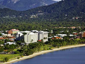 Mercure Hotel Harbourside Cairns 209-217 The Esplanade