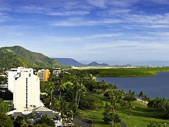 Mercure Hotel Harbourside Cairns 209-217 The Esplanade