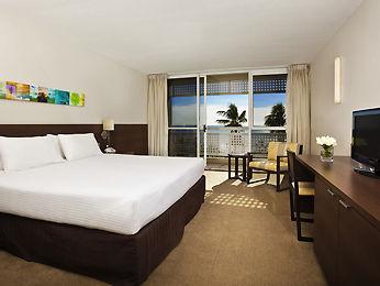 Mercure Hotel Harbourside Cairns 209-217 The Esplanade