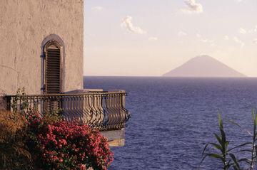 Orsa Maggiore Hotel Vulcano Località Porto Ponente