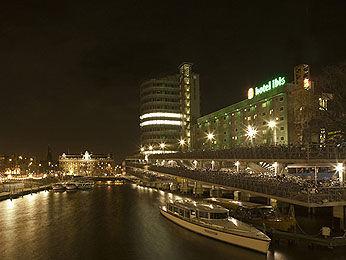 Hotel Ibis Amsterdam Centre Stationsplein 49