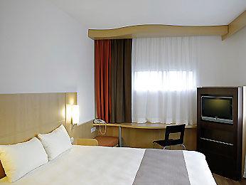 Hotel Ibis Amsterdam Centre Stationsplein 49