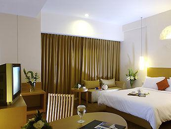 Novotel Hotel Bandung Jalan Cihampelas No. 23