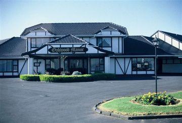 Oakwood Manor Motor Inn Manukau City 610 Massey Road