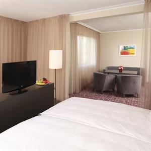 Moevenpick Hotel Prague Mozartova 261/1