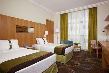 Holiday Inn Abu Dhabi 31st Street Between Muroor And Airport Road