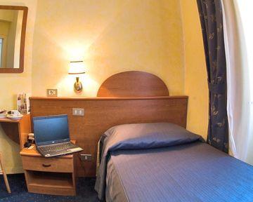 Hotel Laura Rome Viale XXI Aprile 109