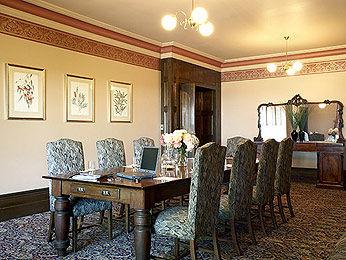 Grand Mercure Hotel Mount Lofty House Crafers 74 Mount Lofty Summit Road