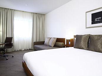 Novotel Hotel Canberra 65 Northbourne Avenue