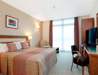 Ramada Hotel And Suites Docklands London 2 Festoon Way Royal Victoria Dock