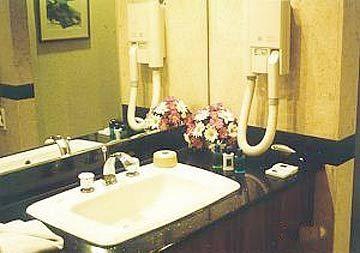 Ritzy Hotel Manado Jalan Piere Tendean Boulevard