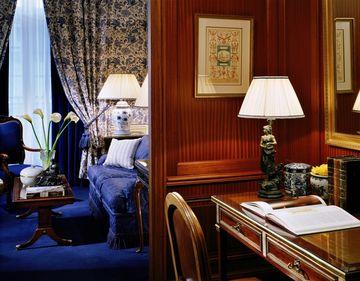 Hotel San Regis Paris 12 Rue Jean Goujon