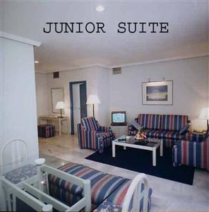 Sevilla Suites Mairena del Aljarafe Calle Ciaurriz 144 