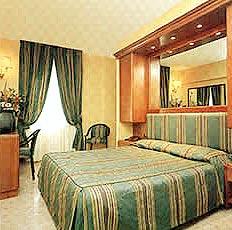 Hotel Siracusa Rome Via Marsala 50 --