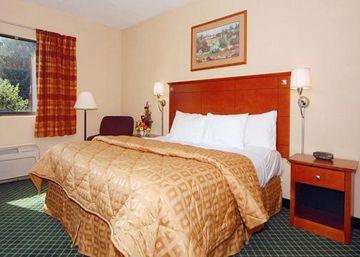 Comfort Inn Philadelphia Airport Essington 53 Industrial Hwy.