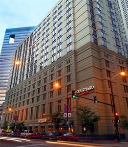Courtyard by Marriott Chicago Downtown 30 East Hubbard