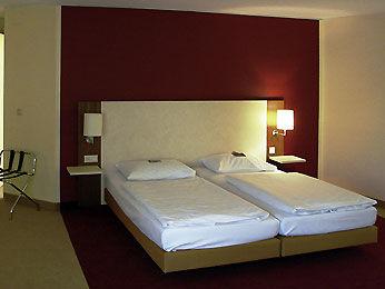 Mercure Hotel Cologne Junkersdorf Am Stadion Aachener Strasse 1059-1061