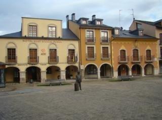 Aroi Bierzo Plaza Hotel Ponferrada Plaza Del Ayuntamiento 4