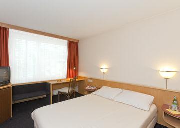 Hotel Atlantis Guesthouse Zurich Doeltschihalde 49