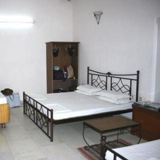 Hotel Kelson New Delhi 2264-69 Raj Guru Road Chuna Mandi Pahar Ganj