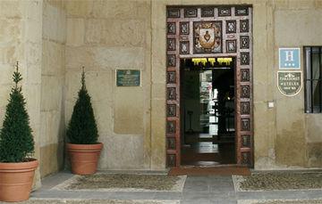 Parador de Santo Domingo Bernardo de Fresneda Santo Domingo De La Calzada Plaza de San Francisco 1