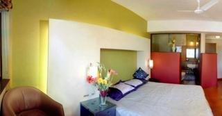 Golden Swan Hotel Mumbai 76, 7th Golibar Road, Near Khar Subway, Santacruz (East)