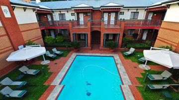 Courtyard Hotel Rosebank Johannesburg Corner Oxford Road and Tyrwhitt Avenue Rosebank