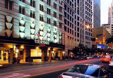 Courtyard Hotel Downtown River North Chicago 30 East Hubbard