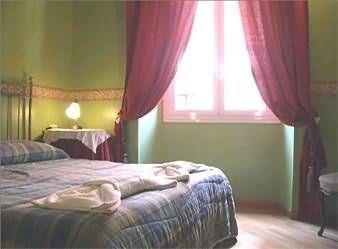 Eva's Rooms Guest House Rome Via Dei Due Macelli 31