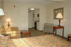 Holiday Inn Express Carlstadt 100 Paterson Plank Road