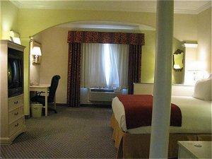 Holiday Inn Express Hotel & Suites Lake Charles